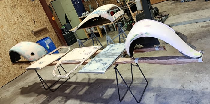 Wings, doors and body panels of our Citroën 2CV4 prepared before paint