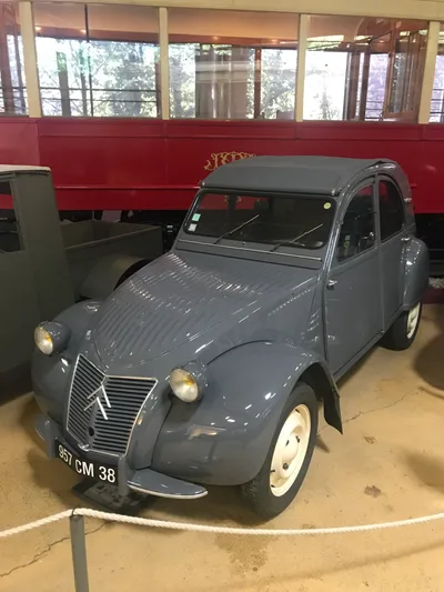 Citroën 2CV A/AZ de 1954 exposée au musée Henri Malartre
