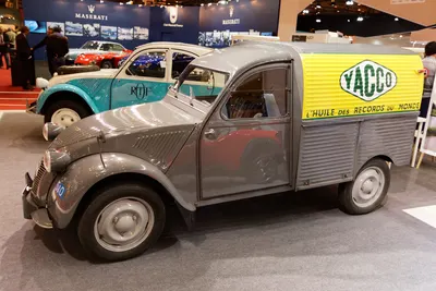 Grey 1956 Citroën 2CV AZU in side view