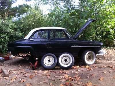 Notre Simca Aronde A90 Elysée et ses roues démontées