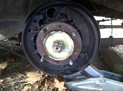 Tambour de freins démonté de notre Simca Aronde A90 Elysée