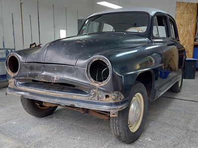 Une peinture bientôt neuve pour notre Simca Aronde A90