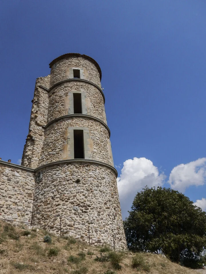 Château de Grimaud au-dessus du village
