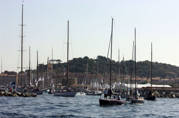FAIRE UNE DEMANDE DE RESERVATION 
	 								<br>
									POUR UN APPARTEMENT VACANCES
									